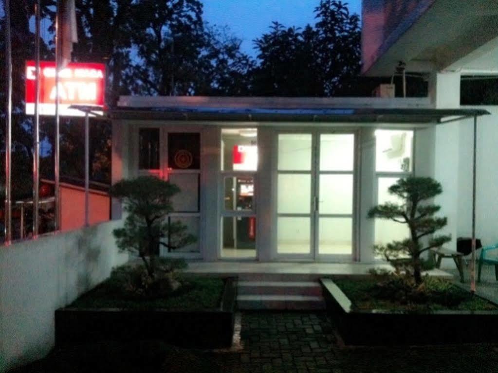 Lj Hotel バンドゥン エクステリア 写真